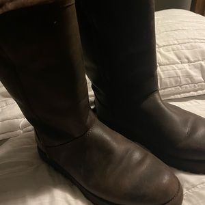 Ugg boots brown size 6.5 worn a few times